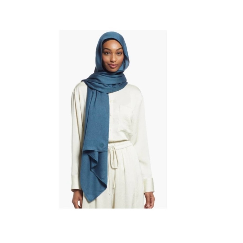 🎀 5/$20 🎀 NWOT Henna & Hijab from Nordstrom 100% viscose blue hijab